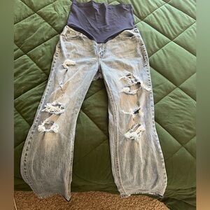 Like new Pink Blush Maternity straight leg jeans.